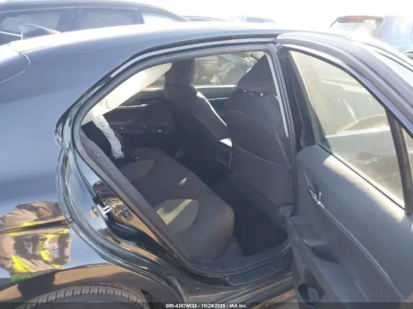 4T1C11AK1NU621176 2022 TOYOTA CAMRY - Image 8
