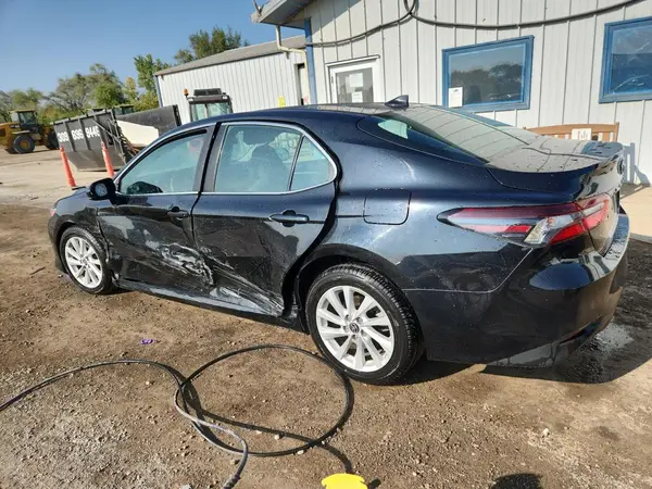 4T1C11AK1NU621601 2022 TOYOTA CAMRY - Image 2