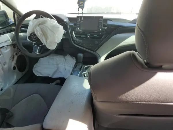 4T1C11AK1NU628256 2022 TOYOTA CAMRY - Image 8