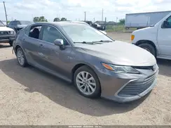 4T1C11AK1NU628709 2022 TOYOTA CAMRY