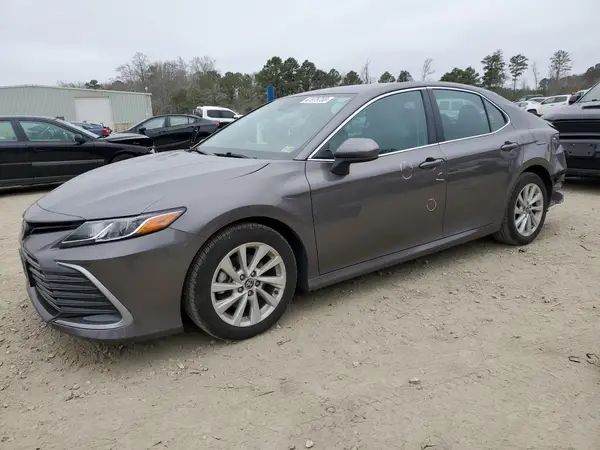 4T1C11AK1NU631609 2022 TOYOTA CAMRY - Image 1