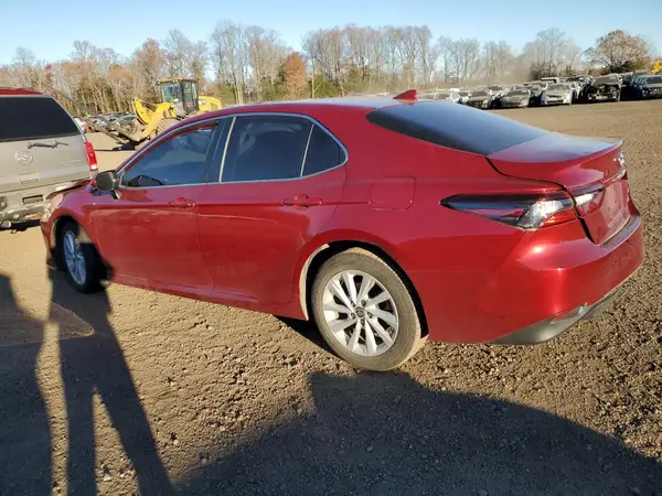 4T1C11AK1NU632100 2022 TOYOTA CAMRY - Image 2