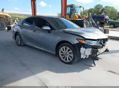 4T1C11AK1NU633473 2022 TOYOTA CAMRY