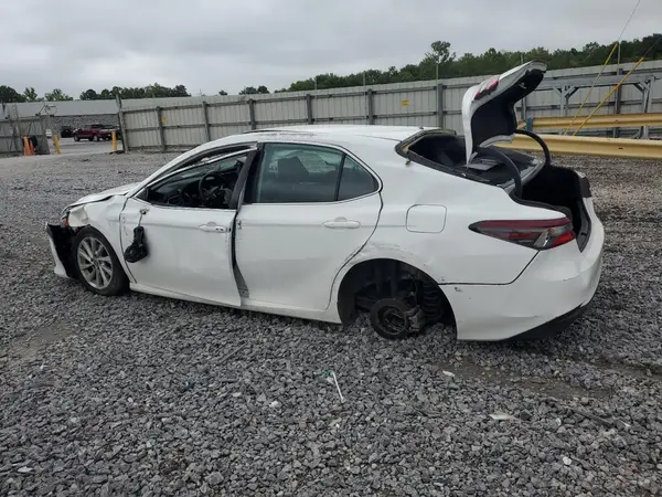 4T1C11AK1NU636647 2022 TOYOTA CAMRY - Image 2