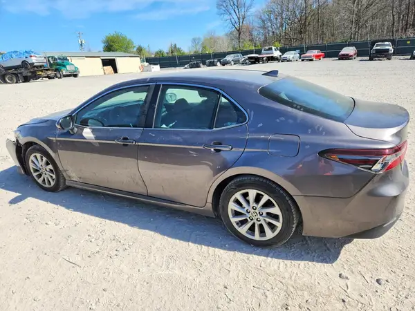 4T1C11AK1NU638673 2022 TOYOTA CAMRY - Image 2
