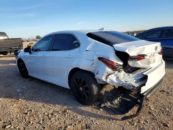 4T1C11AK1NU639838 2022 TOYOTA CAMRY - Image 2