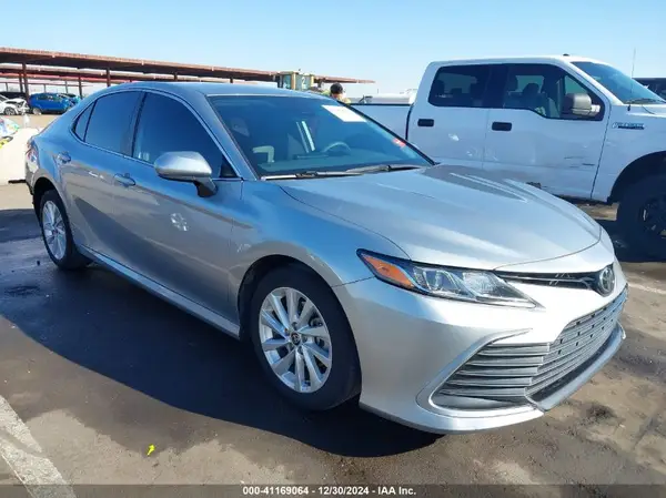 4T1C11AK1NU641220 2022 TOYOTA CAMRY - Image 1