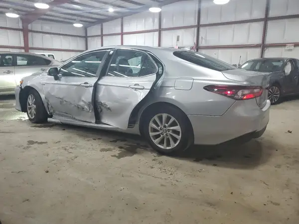 4T1C11AK1NU644456 2022 TOYOTA CAMRY - Image 2