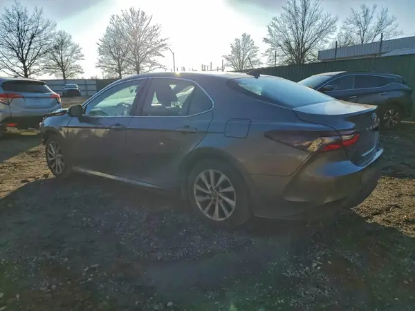 4T1C11AK1NU645090 2022 TOYOTA CAMRY - Image 2