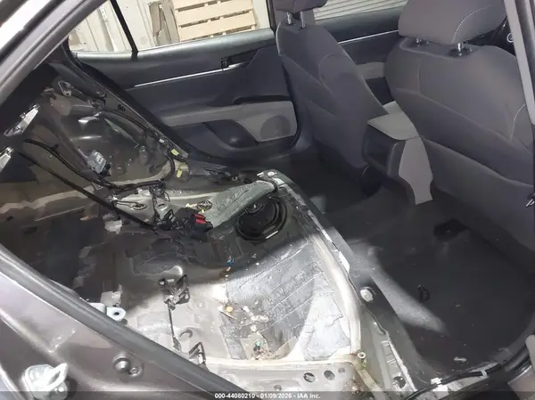 4T1C11AK1NU654758 2022 TOYOTA CAMRY - Image 8