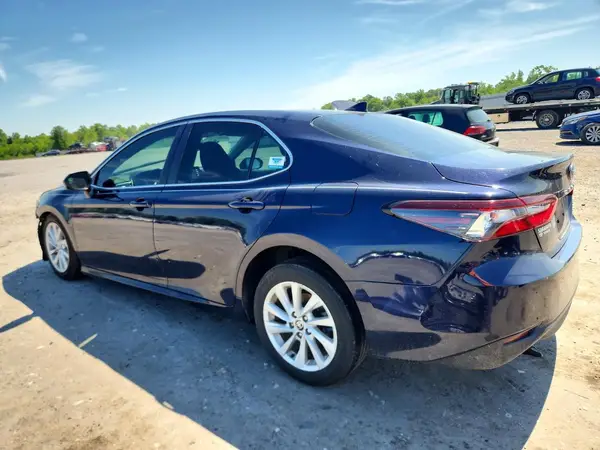 4T1C11AK1NU657644 2022 TOYOTA CAMRY - Image 2
