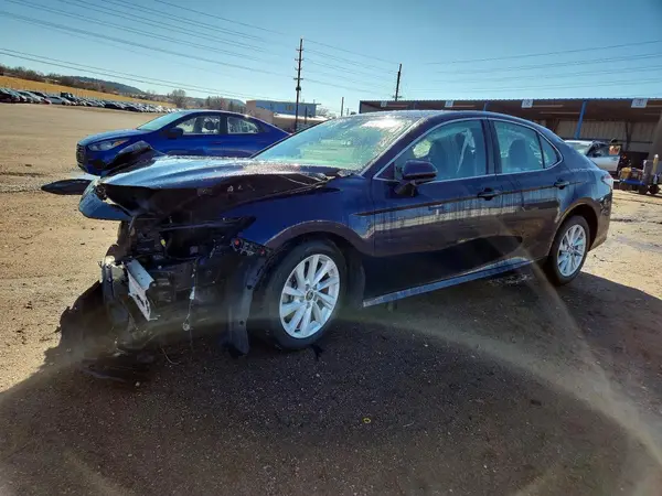 4T1C11AK1NU663167 2022 TOYOTA CAMRY - Image 1