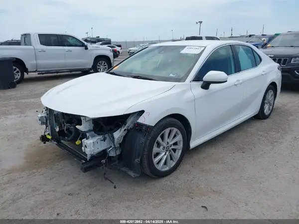 4T1C11AK1NU665694 2022 TOYOTA CAMRY - Image 2
