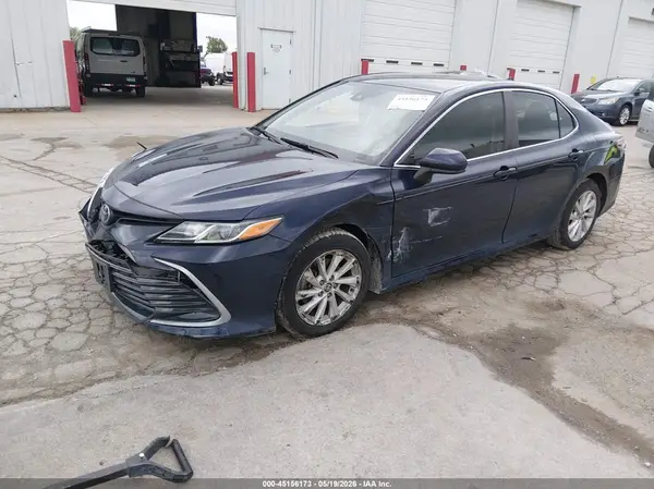 4T1C11AK1NU670829 2022 TOYOTA CAMRY - Image 2