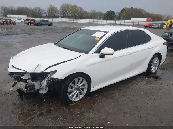 4T1C11AK1NU673133 2022 TOYOTA CAMRY - Image 2