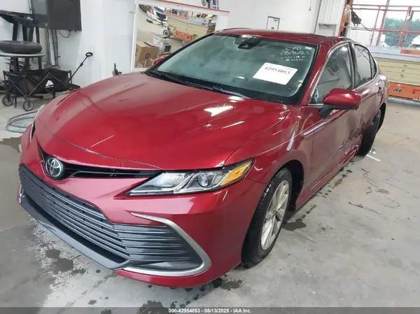 4T1C11AK1NU675092 2022 TOYOTA CAMRY - Image 2