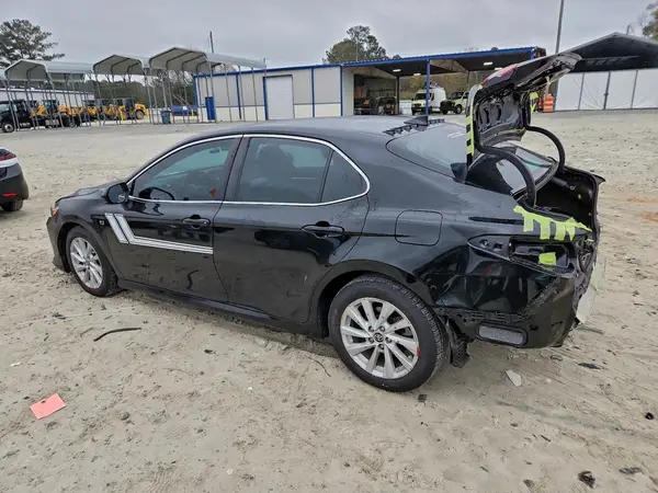 4T1C11AK1NU677571 2022 TOYOTA CAMRY - Image 2