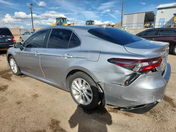 4T1C11AK1NU679434 2022 TOYOTA CAMRY - Image 2