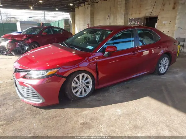4T1C11AK1NU683161 2022 TOYOTA CAMRY - Image 2