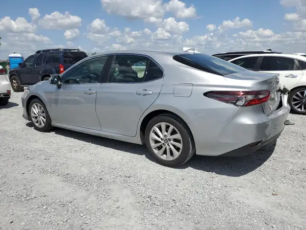4T1C11AK1NU683368 2022 TOYOTA CAMRY - Image 2