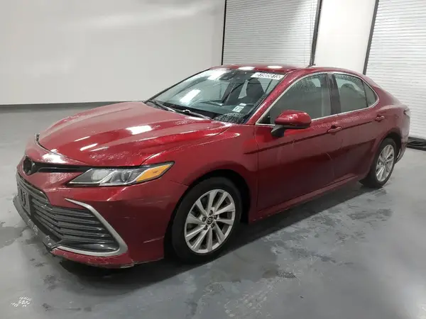 4T1C11AK1NU689039 2022 TOYOTA CAMRY - Image 1