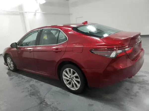 4T1C11AK1NU689039 2022 TOYOTA CAMRY - Image 2