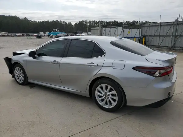 4T1C11AK1NU691390 2022 TOYOTA CAMRY - Image 2