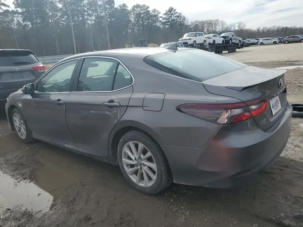4T1C11AK1NU692300 2022 TOYOTA CAMRY - Image 2