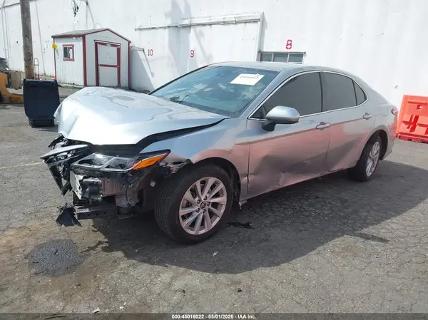 4T1C11AK1NU694175 2022 TOYOTA CAMRY - Image 2