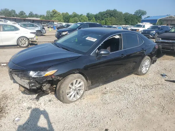 4T1C11AK1NU695780 2022 TOYOTA CAMRY - Image 1
