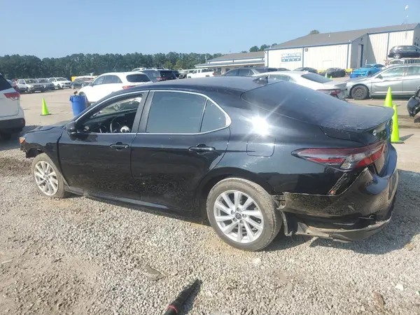 4T1C11AK1NU695780 2022 TOYOTA CAMRY - Image 2