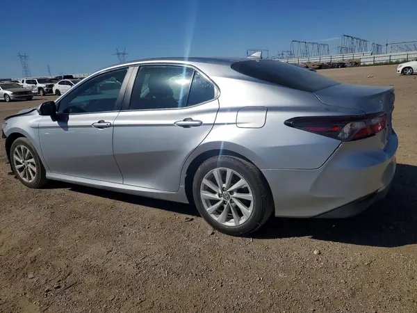 4T1C11AK1NU713226 2022 TOYOTA CAMRY - Image 2