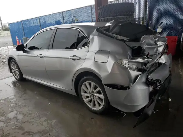 4T1C11AK1NU717194 2022 TOYOTA CAMRY - Image 2