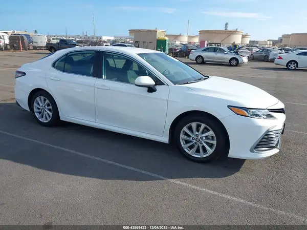 4T1C11AK1PU104236 2023 TOYOTA CAMRY - Image 1