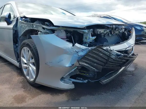 2023 TOYOTA CAMRY IAAI lot 43097637 auction photo 6