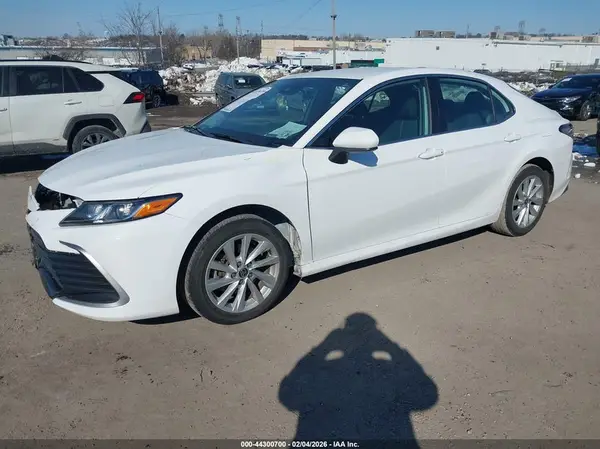 4T1C11AK1PU731647 2023 TOYOTA CAMRY - Image 2