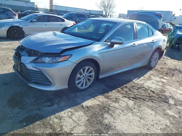 4T1C11AK1RU851094 2024 TOYOTA CAMRY - Image 2