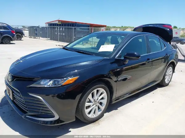 4T1C11AK1RU871586 2024 TOYOTA CAMRY - Image 2