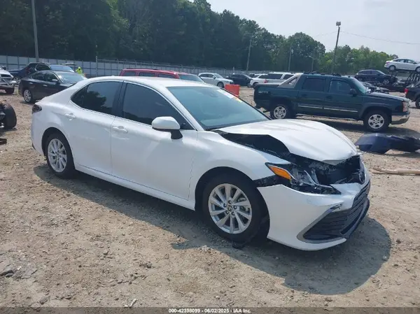 4T1C11AK1RU879963 2024 TOYOTA CAMRY - Image 1