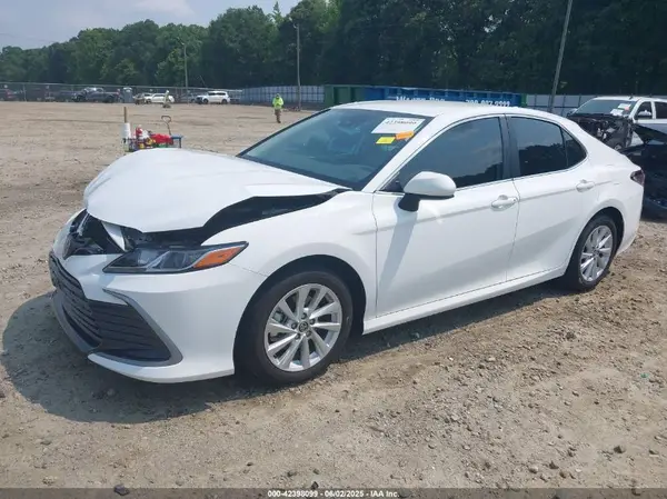 4T1C11AK1RU879963 2024 TOYOTA CAMRY - Image 2