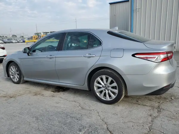 4T1C11AK2LU304181 2020 TOYOTA CAMRY - Image 2