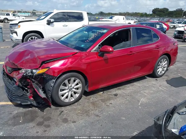 4T1C11AK2LU385571 2020 TOYOTA CAMRY - Image 2