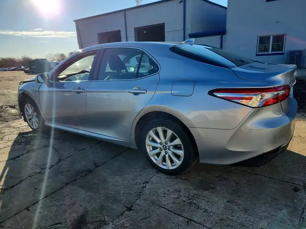 4T1C11AK2LU875539 2020 TOYOTA CAMRY - Image 2