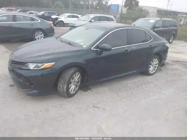 4T1C11AK2LU876805 2020 TOYOTA CAMRY - Image 2