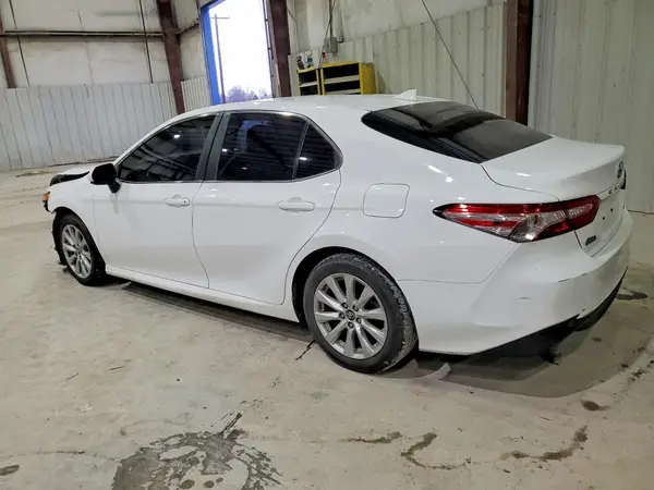4T1C11AK2LU886928 2020 TOYOTA CAMRY - Image 2