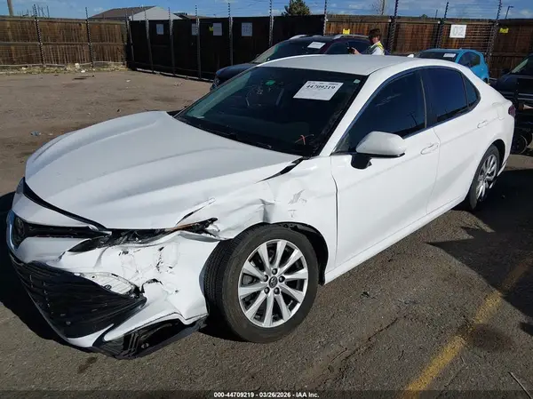 4T1C11AK2LU891370 2020 TOYOTA CAMRY - Image 2