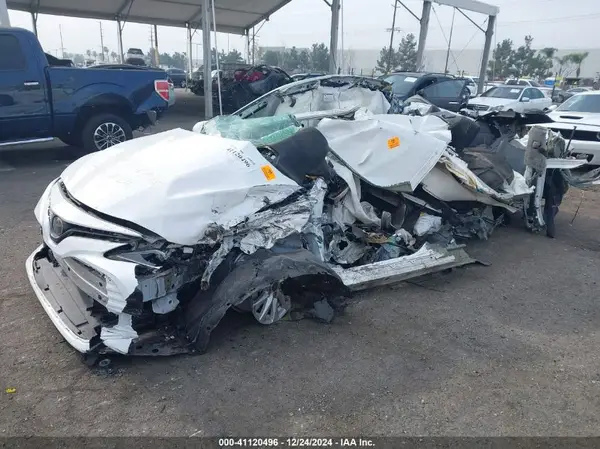 4T1C11AK2LU909916 2020 TOYOTA CAMRY - Image 2