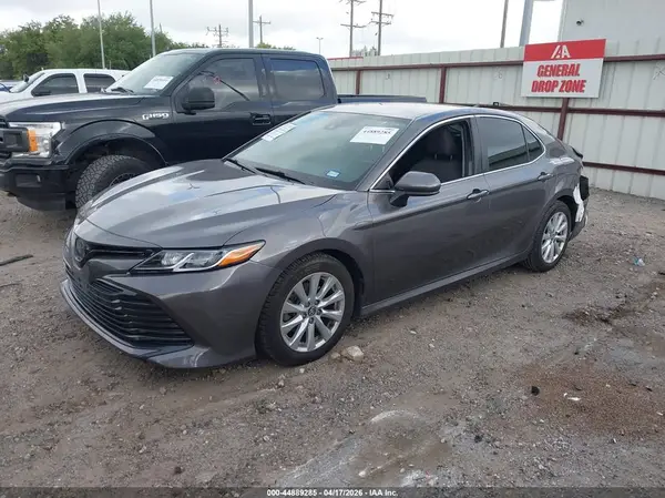 4T1C11AK2LU918342 2020 TOYOTA CAMRY - Image 2