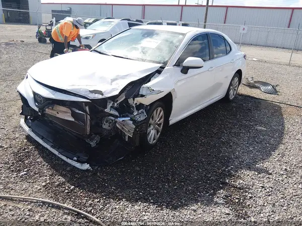 4T1C11AK2LU921242 2020 TOYOTA CAMRY - Image 2