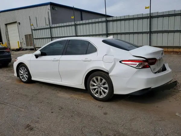 4T1C11AK2LU923864 2020 TOYOTA CAMRY - Image 2